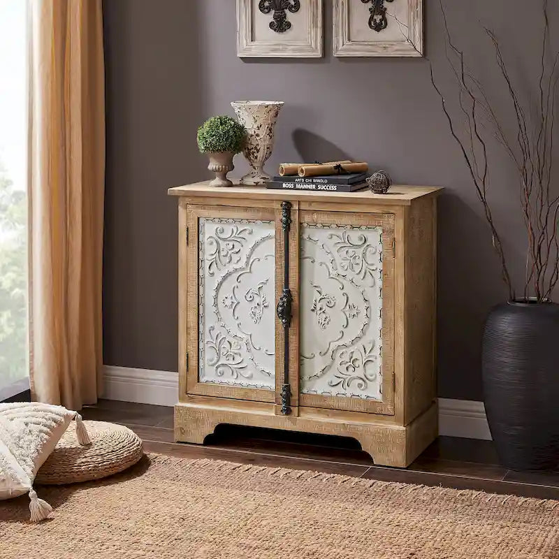 Retro und romantischer Blumenschrank