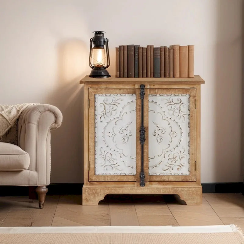 Retro und romantischer Blumenschrank