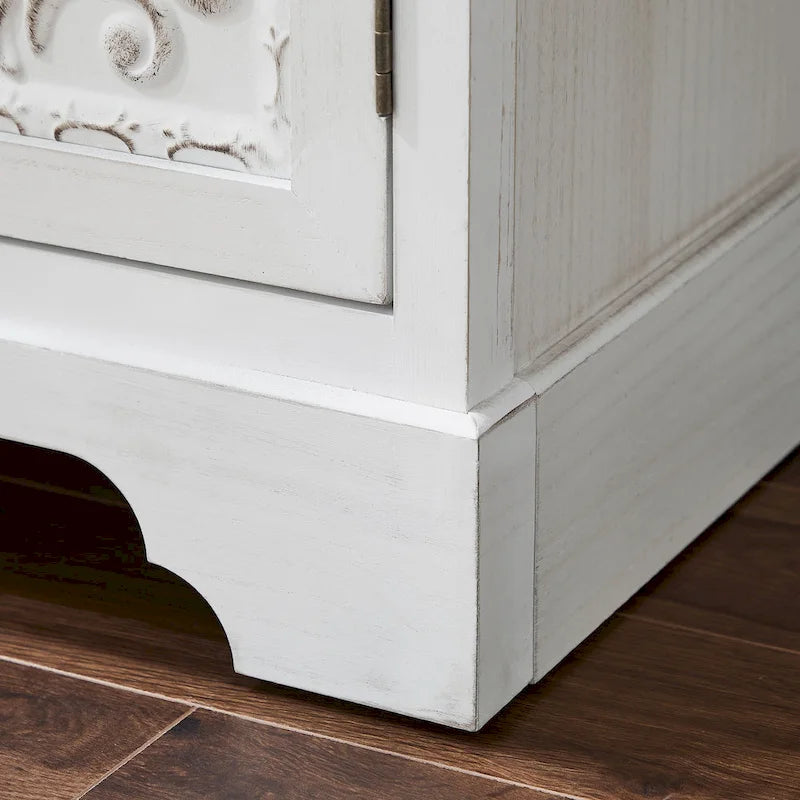 Retro und romantischer Blumenschrank