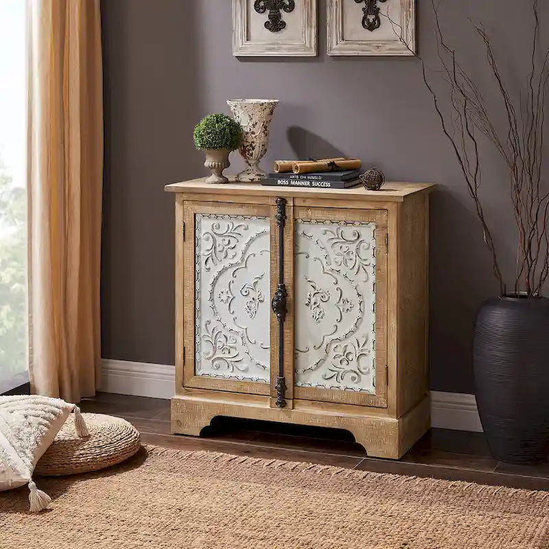 Retro und romantischer Blumenschrank