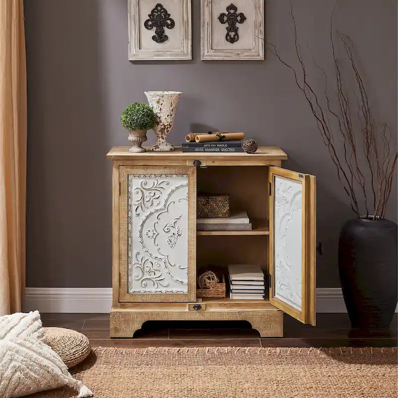 Retro und romantischer Blumenschrank