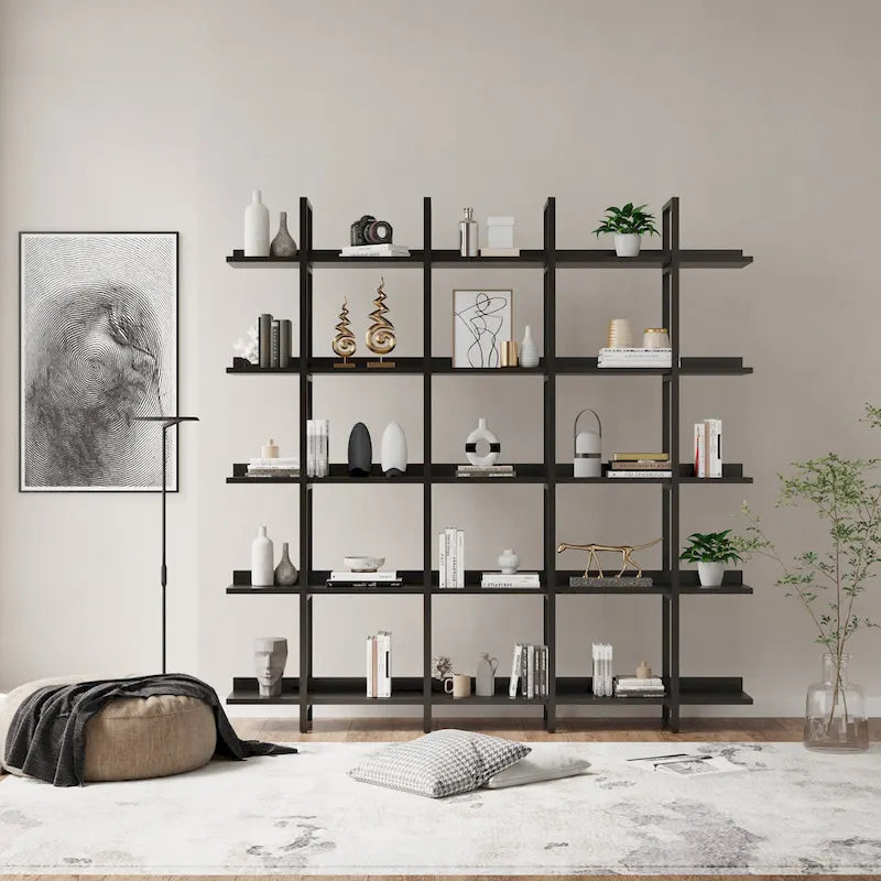 Regal im Vintage-Industrial-Stil mit Metallrahmen