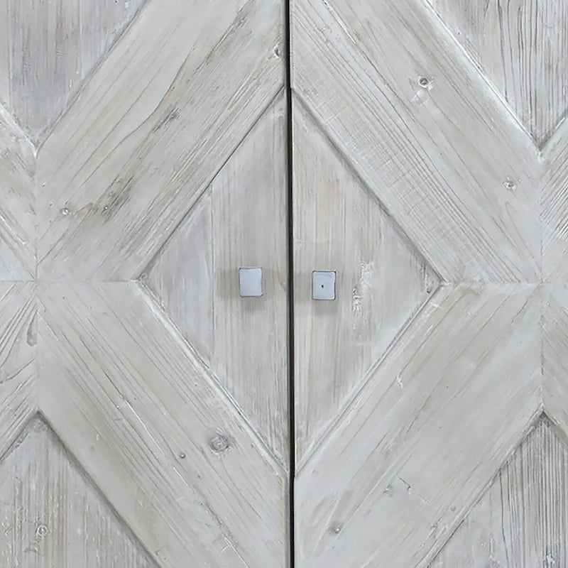 84 Zoll weiß getünchtes Sideboard aus Altholz-Kiefer mit Schnitzereien