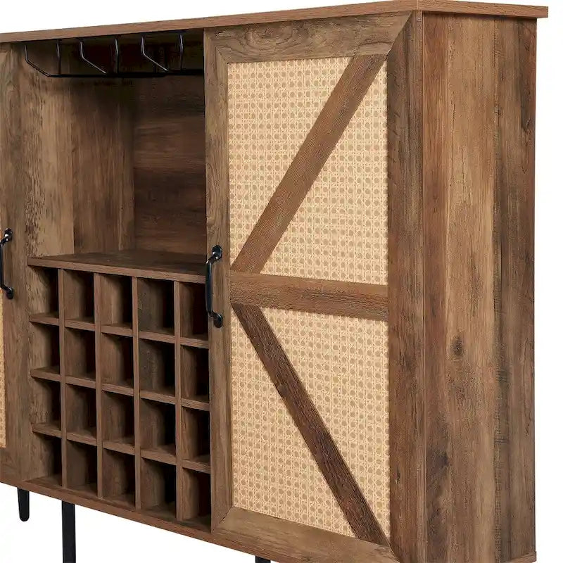 Weinregal und Weinschrank im Scheunentor-Design aus Rattanimitat