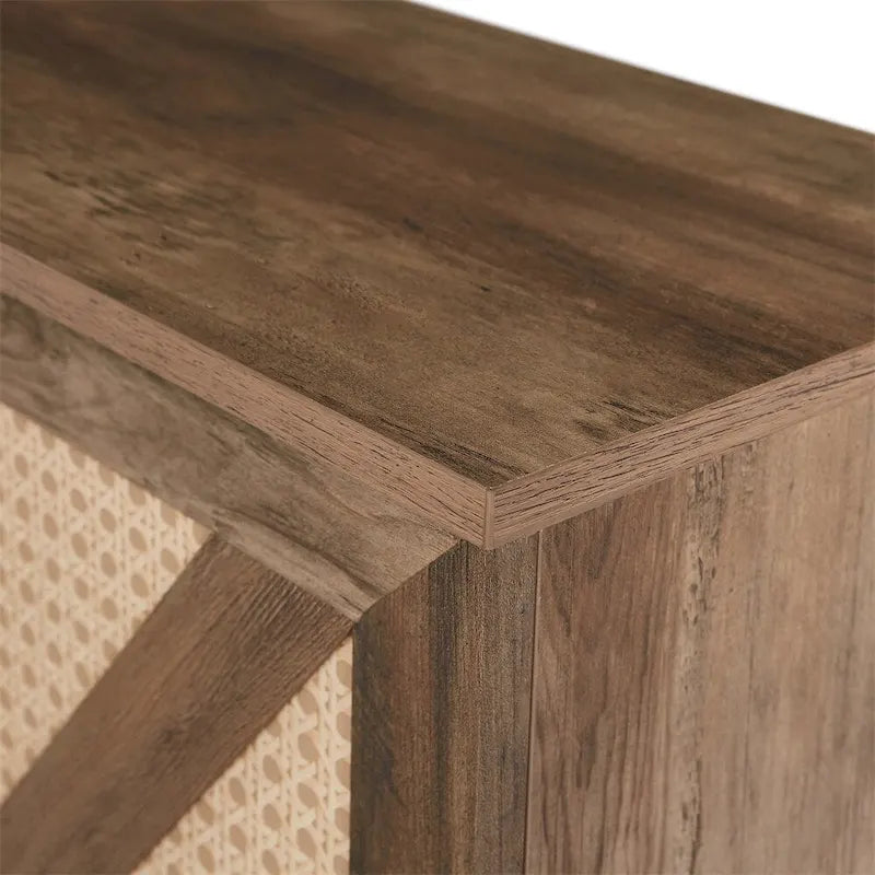 Weinregal und Weinschrank im Scheunentor-Design aus Rattanimitat
