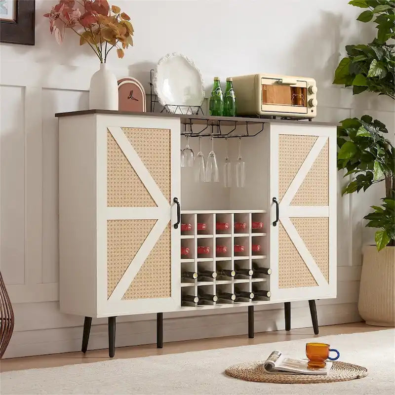 Weinregal und Weinschrank im Scheunentor-Design aus Rattanimitat